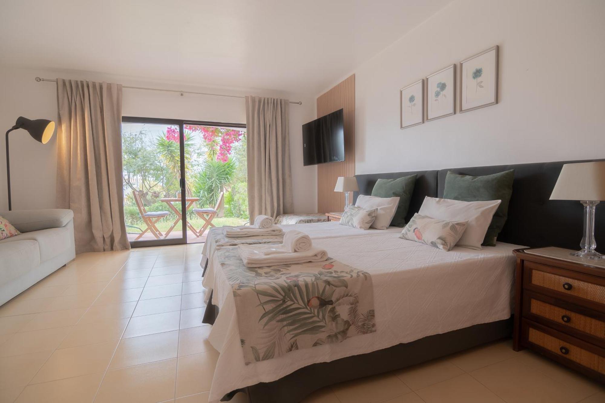 Seacoast Retreat With Pool And Beach Access By Drago Rentals Albufeira Bagian luar foto